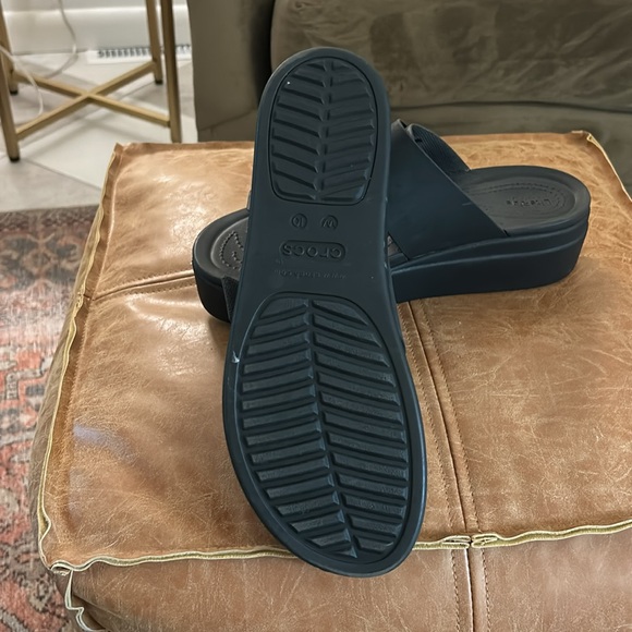 Crocs platform sandals. - Picture 3 of 3